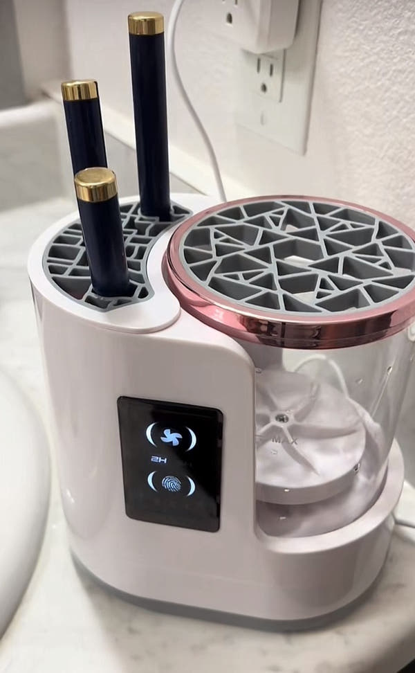 Makeup Brush Cleaner™